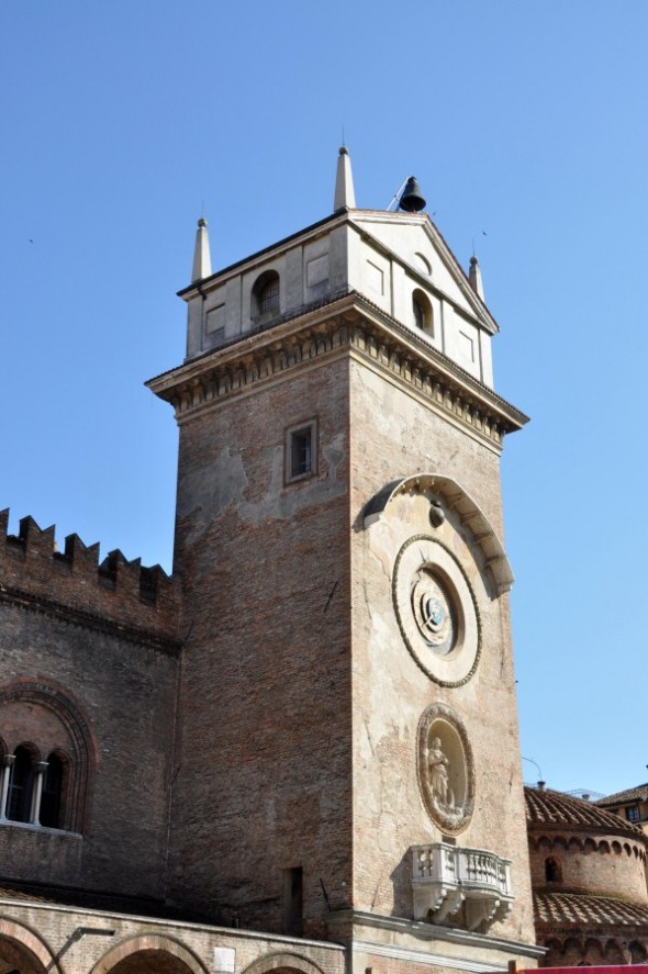 TORRE DEL OROLOGIO