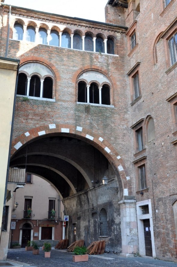 PLAZA DEL ERBE 