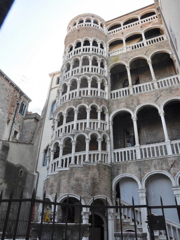 ESCALERA CONTARINI DEL BOVOLO 