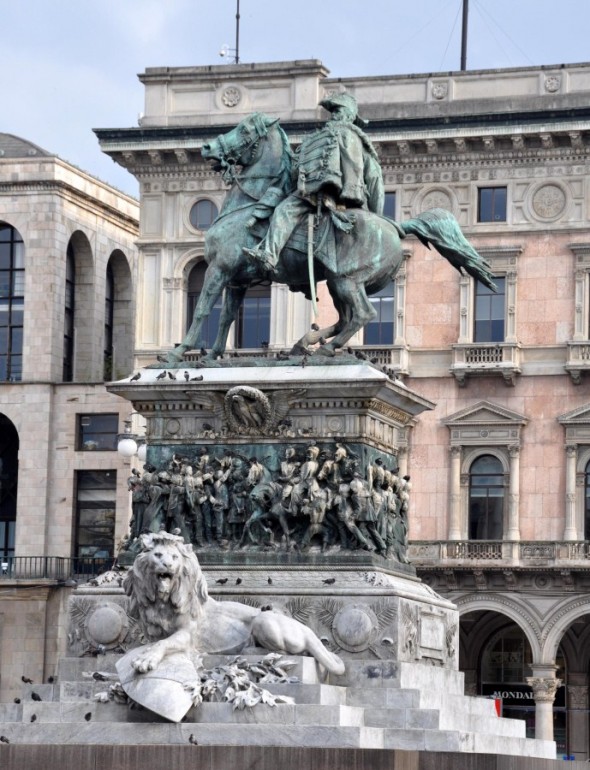 ESTATUA VITTORIO EMANUELE II 