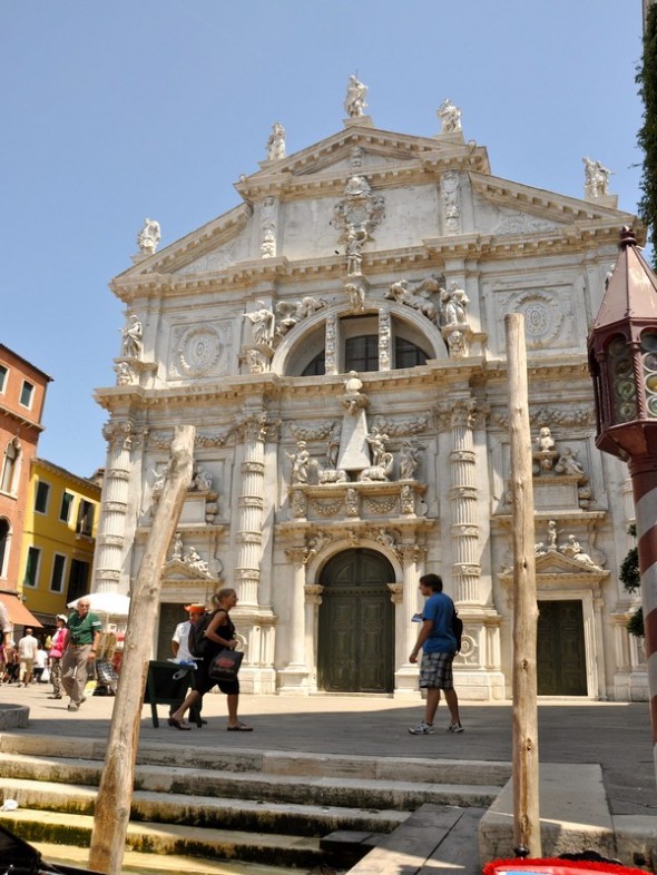 IGLESIA DE SAN MOISES