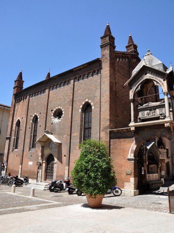 IGLESIA DE SAN PIETRO MARTIRE