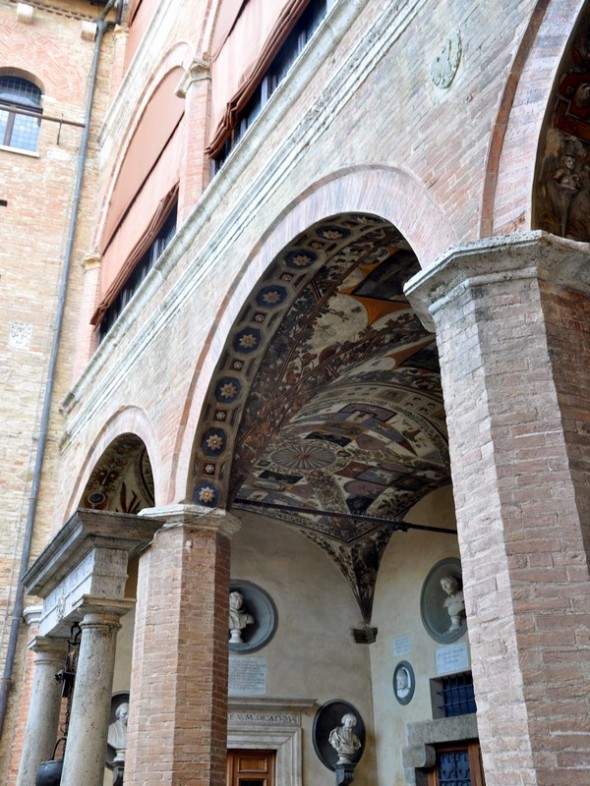 PALACIO CHIGISARACINI  