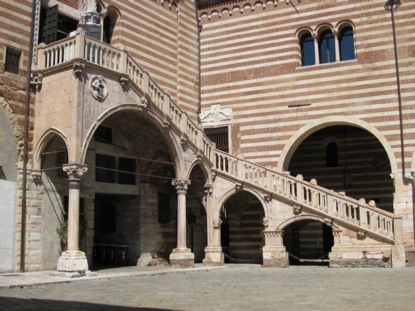 PALACIO DEL COMUNE 