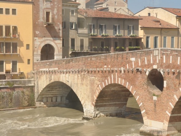 PUENTE DE PIEDRA