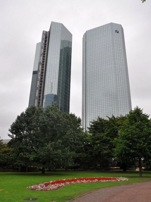 TAUNUSANLAGE 