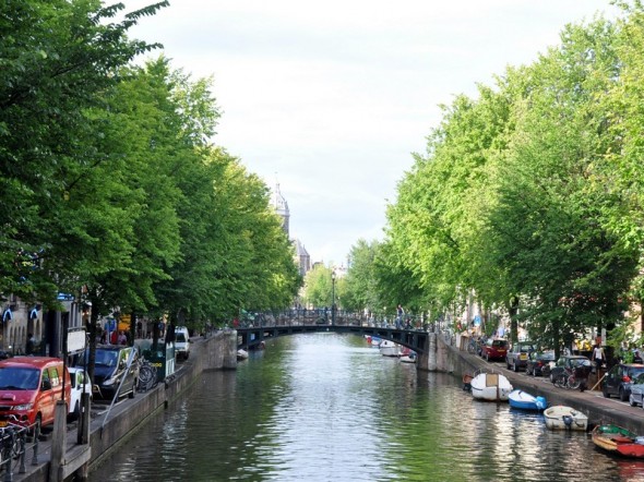 CANALES Y CASAS