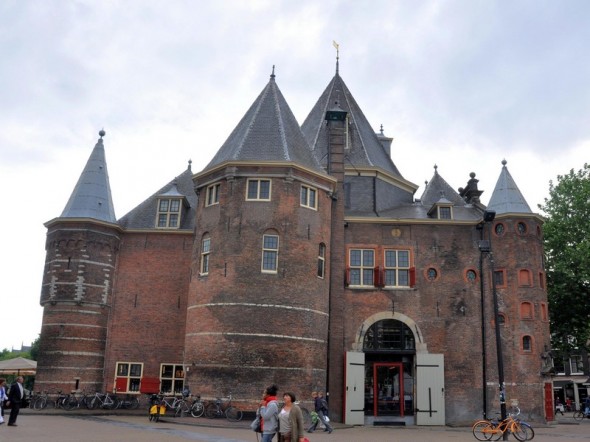 DE WAAG  