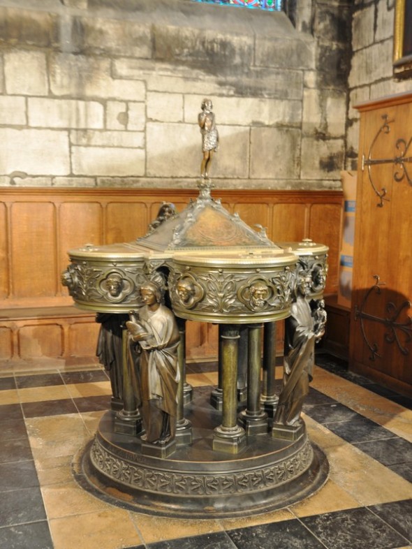 NOTRE DAME 