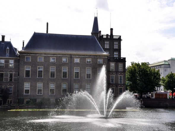 PARLAMENTO