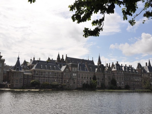 PARLAMENTO