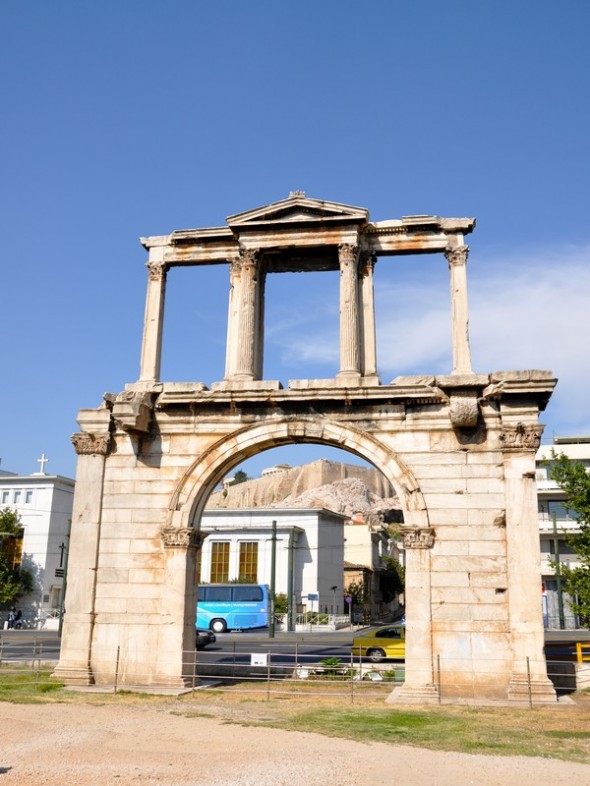 PUERTA DE ADRIANO 