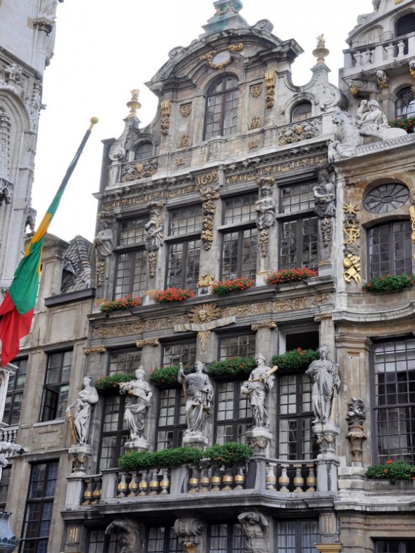 GRAND PLACE