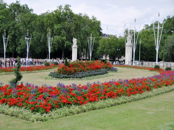 BUCKINGHAM PALACE