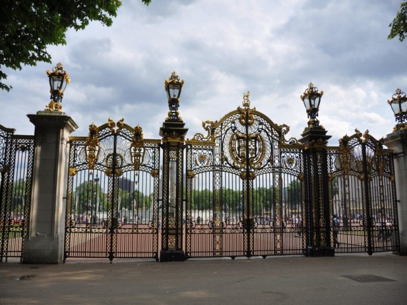 BUCKINGHAM PALACE