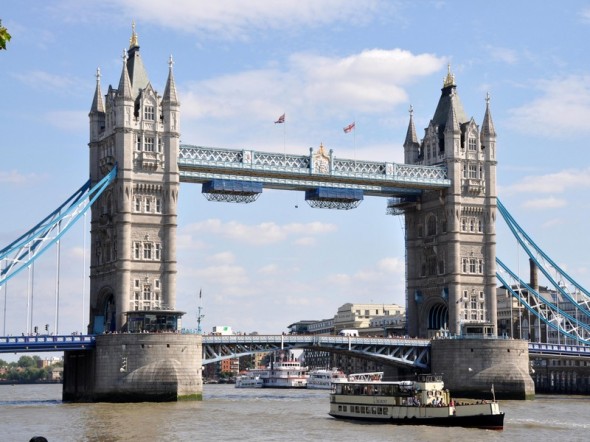 TOWER BRIDGE 