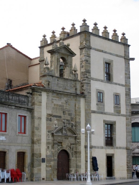 CAPILLA DE SAN LORENZO Y TORRE DE LOS JOVE HEVIA