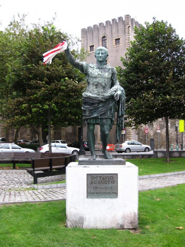 ESTATUA OCTAVIO AUGUSTO