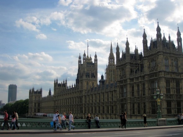 PARLAMENTO 