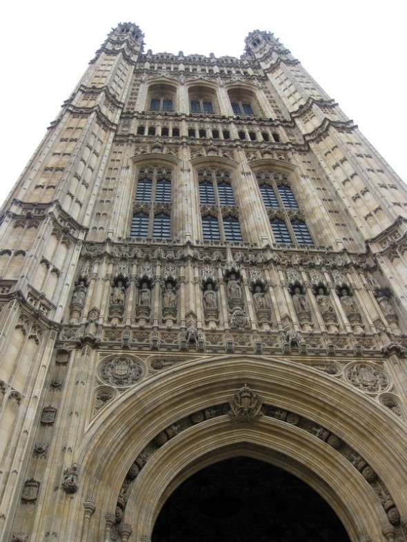 PARLAMENTO 