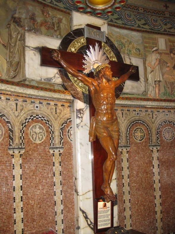 TEMPLO EXPIATORIO DEL SAGRADO CORAZON 