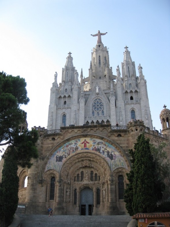 TEMPLO EXPIATORIO DEL SAGRADO CORAZON 