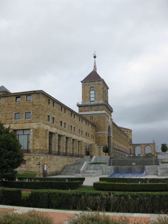 UNIVERSIDAD LABORAL 