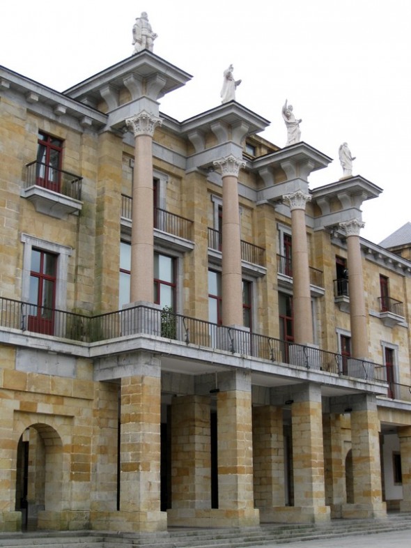 UNIVERSIDAD LABORAL 