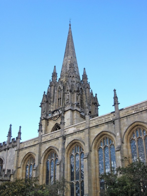 IGLESIA UNIVERSITARIA DE LA VIRGEN DE ST MARY 