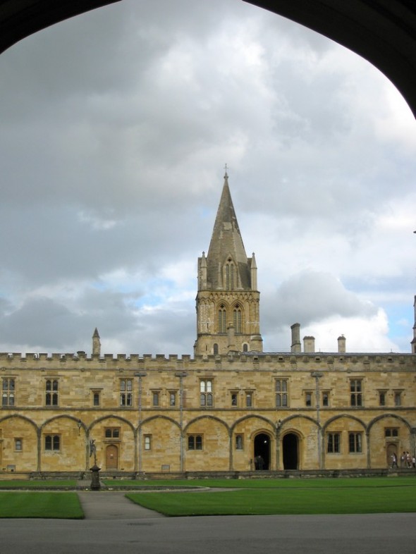 TOM TOWER 