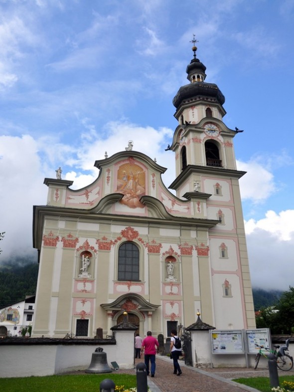 IGLESIA DE SAN PEDRO Y SAN PABLO