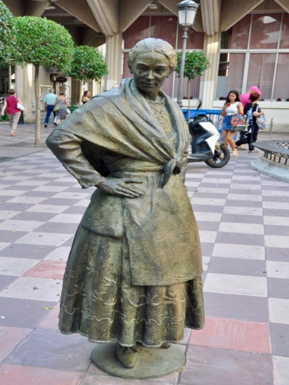 ESTATUA DE DULCINEA