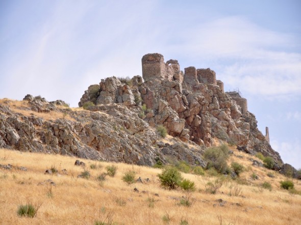 CASTILLO PEÑAS NEGRAS