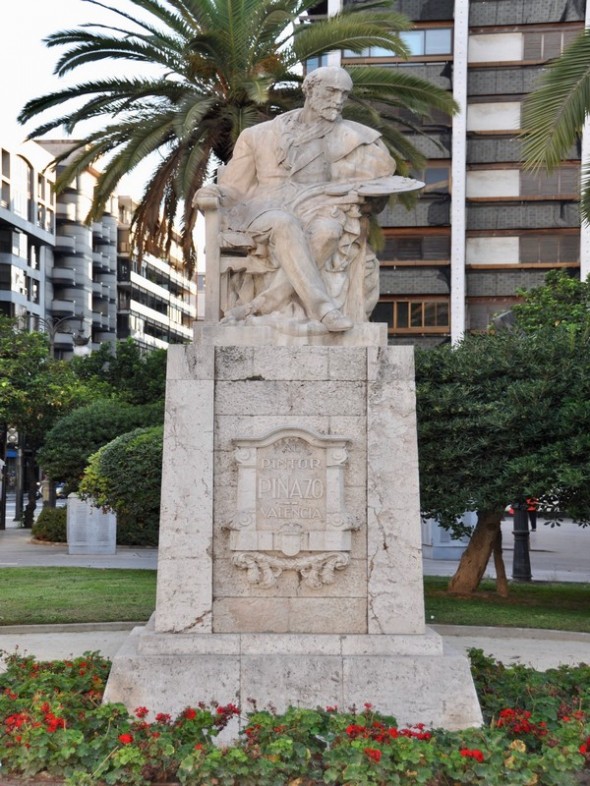 ESTATUA A PINAZO