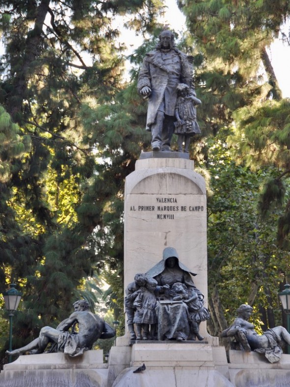 ESTATUA MARQUES DE CAMPO